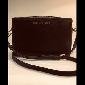 Michael Kors Large Pebbled Leather Crossbody black